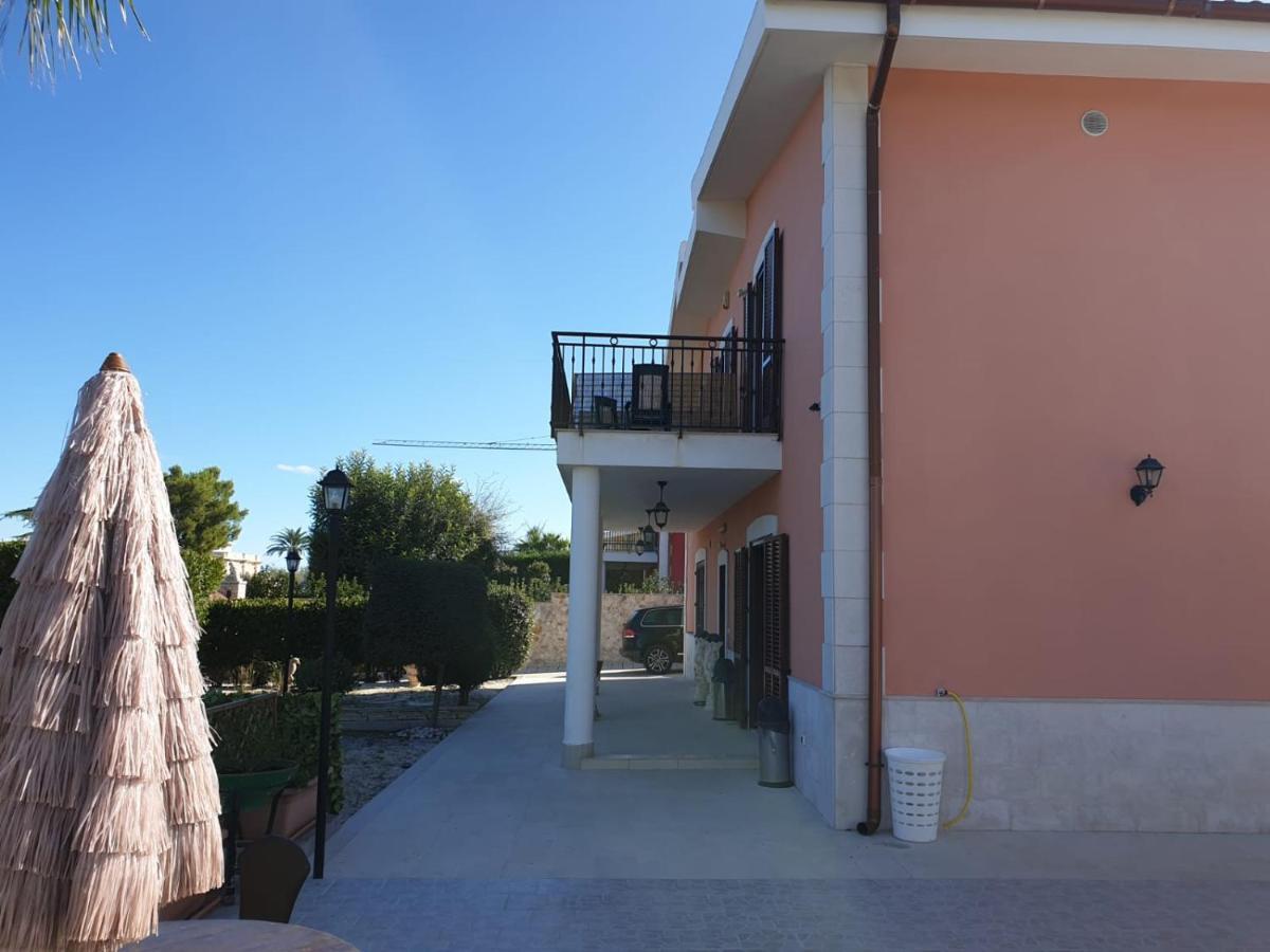 Bed And Breakfast Villa Fatima Trani Exterior photo