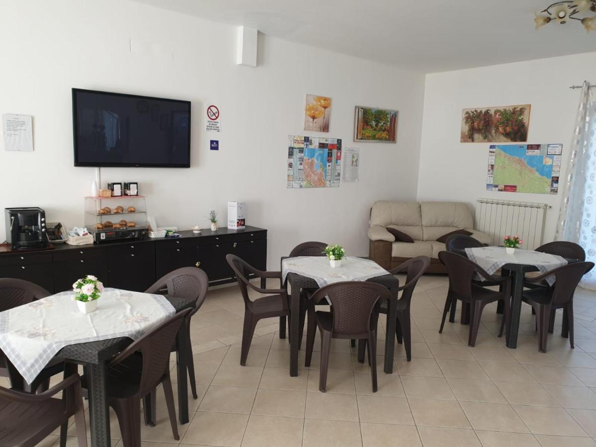 Bed And Breakfast Villa Fatima Trani Exterior photo