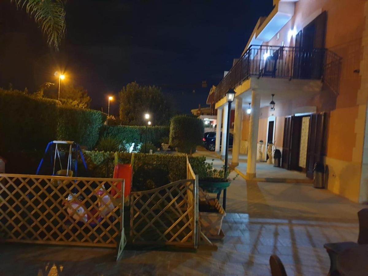 Bed And Breakfast Villa Fatima Trani Exterior photo