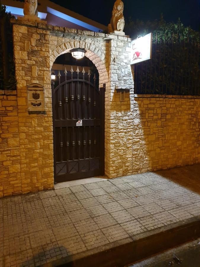 Bed And Breakfast Villa Fatima Trani Exterior photo